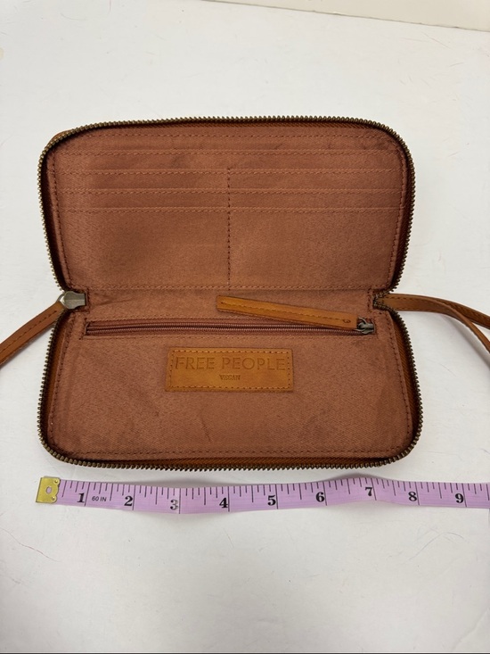 Free People Brown Vegan Leather Wristlet Wallet Zip Around Clutch Boho - Picture 8 of 9